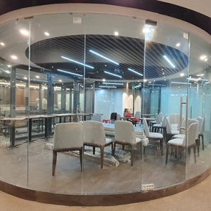 thi-cong-cua-kinh-my-tho-cuong-luc-gia-re-uy-tin